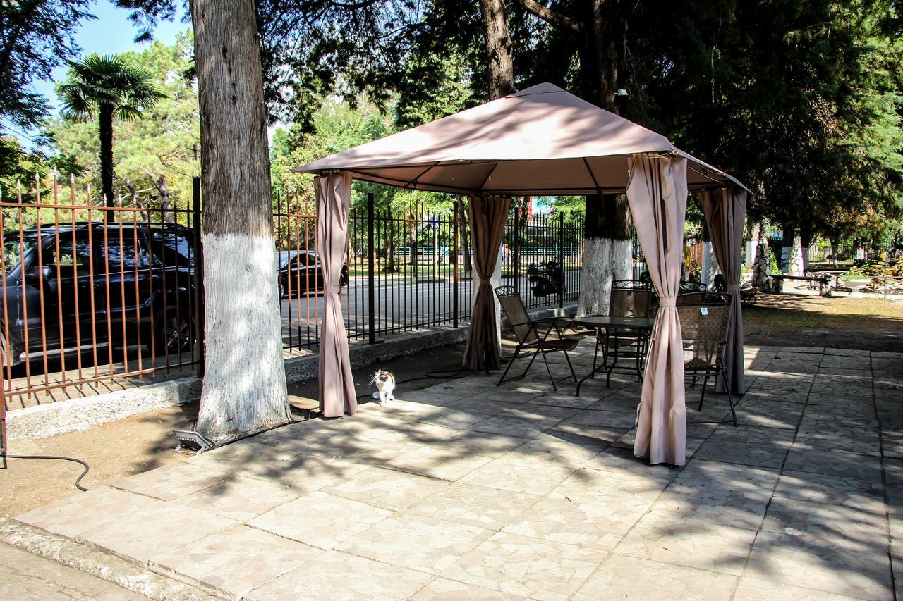 Pitsunda Hotel Exterior photo